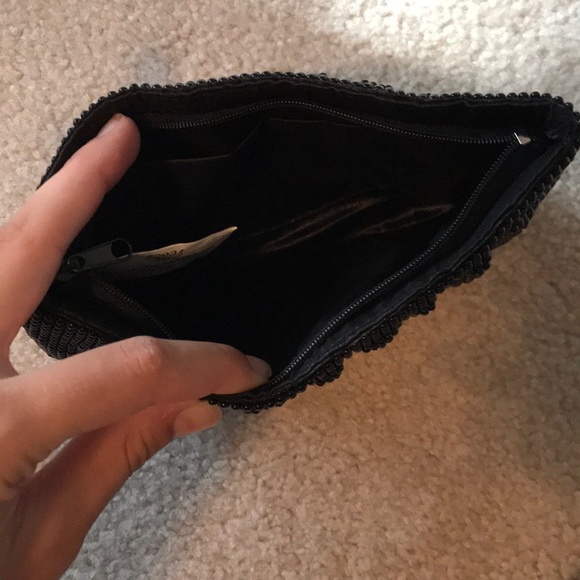 Clutch - Picture 3 of 3